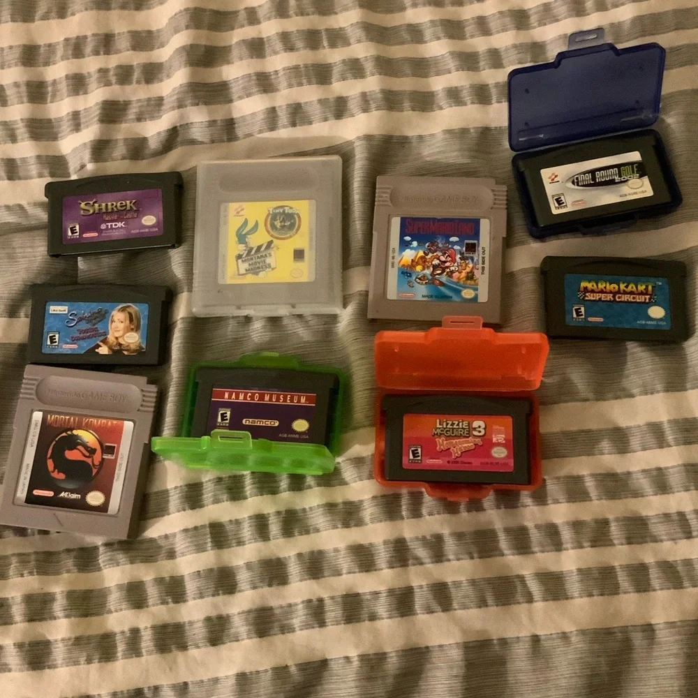 Nintendo Game Boy games lot. Good working conditions. For use or resale.